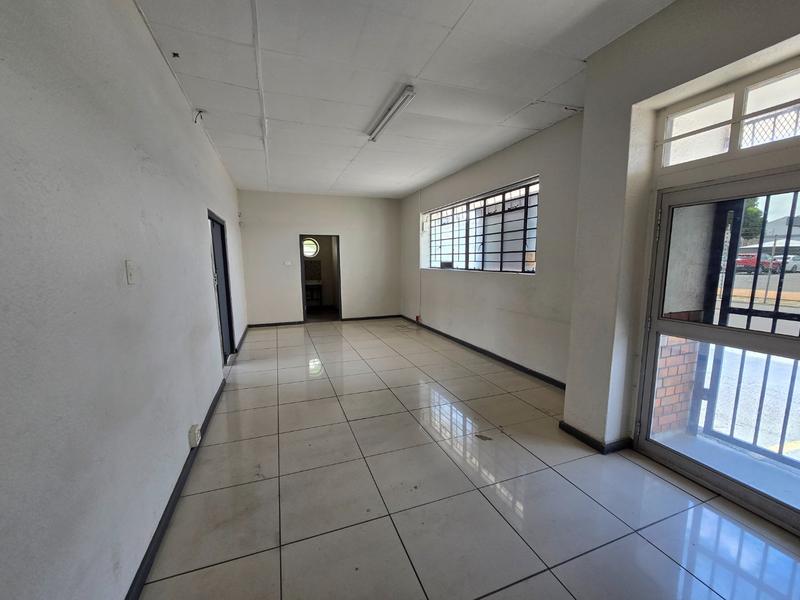 To Let commercial Property for Rent in Parow East Western Cape